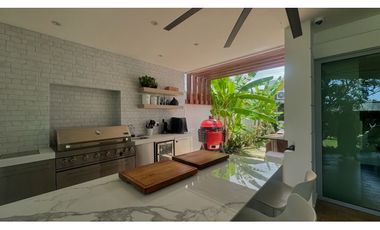 VENTA DE CASA EN BUEN SECTOR DE LA CIUDAD