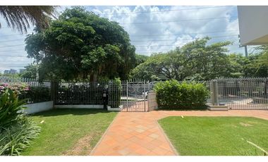 VENTA DE CASA EN BUEN SECTOR DE LA CIUDAD