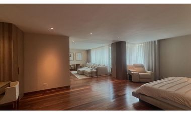 VENTA DE CASA EN BUEN SECTOR DE LA CIUDAD