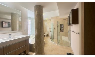 VENTA DE CASA EN BUEN SECTOR DE LA CIUDAD