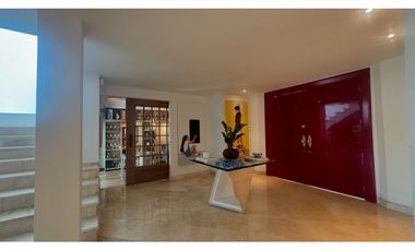 VENTA DE CASA EN BUEN SECTOR DE LA CIUDAD