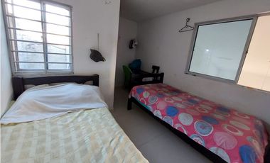 VENTA DE CASA DE DOS NIVELES + APARTAMENTO EN MARGEN IZQUIERDA