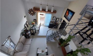VENTA DE CASA DE DOS NIVELES + APARTAMENTO EN MARGEN IZQUIERDA