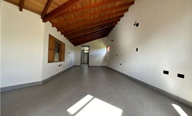 SE VENDE FINCA INDEPENDIENTE EN LA CEJA SECTOR EL YARUMO REMODELADA