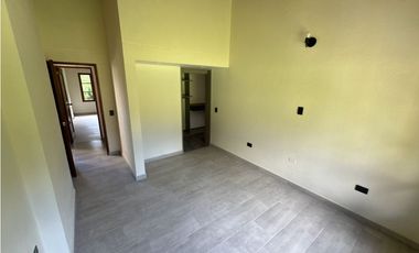 SE VENDE FINCA INDEPENDIENTE EN LA CEJA SECTOR EL YARUMO REMODELADA