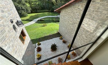SE VENDE FINCA INDEPENDIENTE EN LA CEJA SECTOR EL YARUMO REMODELADA