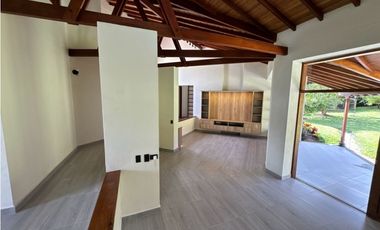 SE VENDE FINCA INDEPENDIENTE EN LA CEJA SECTOR EL YARUMO REMODELADA