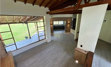 SE VENDE FINCA INDEPENDIENTE EN LA CEJA SECTOR EL YARUMO REMODELADA