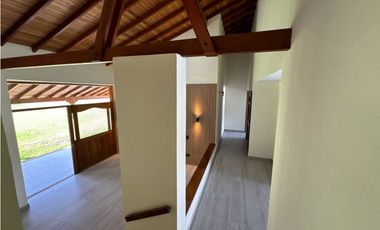 SE VENDE FINCA INDEPENDIENTE EN LA CEJA SECTOR EL YARUMO REMODELADA