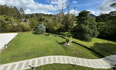 SE VENDE FINCA INDEPENDIENTE EN LA CEJA SECTOR EL YARUMO REMODELADA