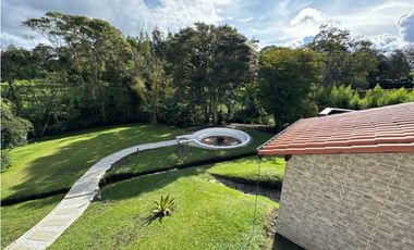 SE VENDE FINCA INDEPENDIENTE EN LA CEJA SECTOR EL YARUMO REMODELADA