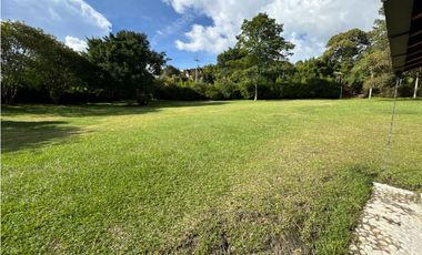 SE VENDE FINCA INDEPENDIENTE EN LA CEJA SECTOR EL YARUMO REMODELADA