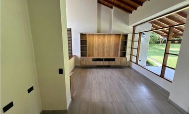 SE VENDE FINCA INDEPENDIENTE EN LA CEJA SECTOR EL YARUMO REMODELADA