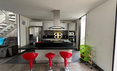 Se vende espectacular casa en cota