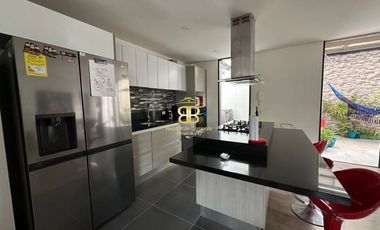 Se vende espectacular casa en cota