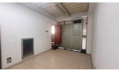 Edificio de cuatro pisos para la venta en el centro de Pereira!!!