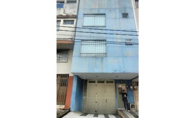 Edificio de cuatro pisos para la venta en el centro de Pereira!!!