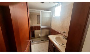 Edificio de cuatro pisos para la venta en el centro de Pereira!!!