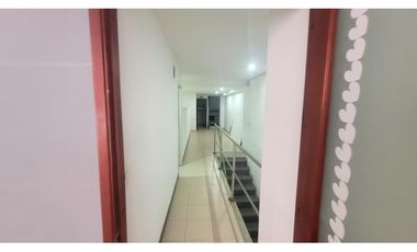 Edificio de cuatro pisos para la venta en el centro de Pereira!!!