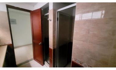 Edificio de cuatro pisos para la venta en el centro de Pereira!!!