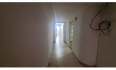 Edificio de cuatro pisos para la venta en el centro de Pereira!!!