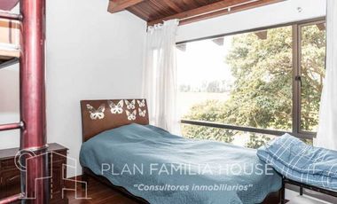 Magnifica casa 300 mts construida lote 2790 mts4 hab en Chía