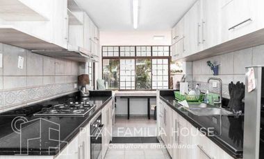 Magnifica casa 300 mts construida lote 2790 mts4 hab en Chía