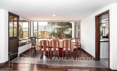 Magnifica casa 300 mts construida lote 2790 mts4 hab en Chía