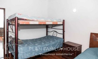 Magnifica casa 300 mts construida lote 2790 mts4 hab en Chía