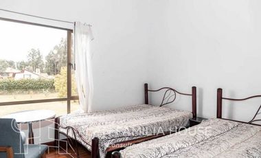 Magnifica casa 300 mts construida lote 2790 mts4 hab en Chía