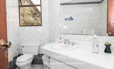 Magnifica casa 300 mts construida lote 2790 mts4 hab en Chía