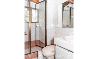 Magnifica casa 300 mts construida lote 2790 mts4 hab en Chía