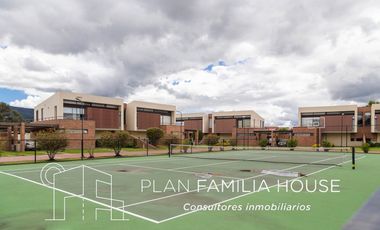 Maravillosa casa dos niveles en excelente ubicación en Cajicá