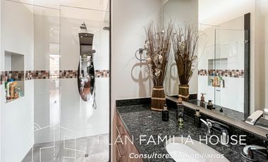 Maravillosa casa dos niveles en excelente ubicación en Cajicá