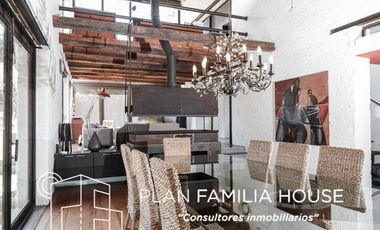 Grandiosa casa Campestre con vista a la sabana de Chía en venta.