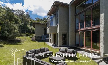Grandiosa casa Campestre con vista a la sabana de Chía en venta.