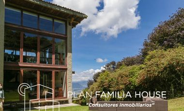 Grandiosa casa Campestre con vista a la sabana de Chía en venta.