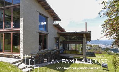 Grandiosa casa Campestre con vista a la sabana de Chía en venta.