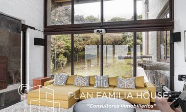 Grandiosa casa Campestre con vista a la sabana de Chía en venta.