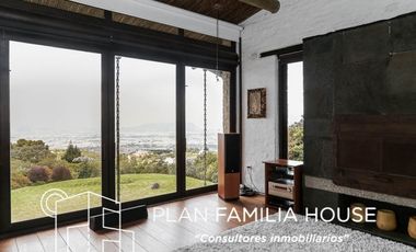 Grandiosa casa Campestre con vista a la sabana de Chía en venta.