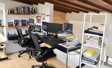 IMPONENTE CASA EN CHIA SINDAMANOY, MODERNA CON DISEÑO ÚNICO