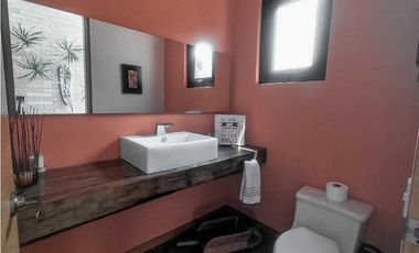 IMPONENTE CASA EN CHIA SINDAMANOY, MODERNA CON DISEÑO ÚNICO