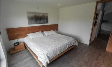 IMPONENTE CASA EN CHIA SINDAMANOY, MODERNA CON DISEÑO ÚNICO