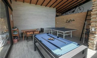 IMPONENTE CASA EN CHIA SINDAMANOY, MODERNA CON DISEÑO ÚNICO