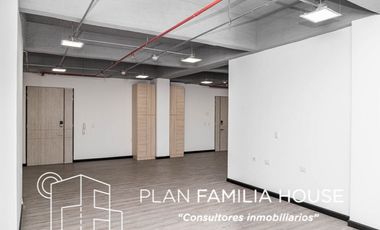 Grandiosa oficina doble en 3 piso en Cajicá, 2 parqueaderos