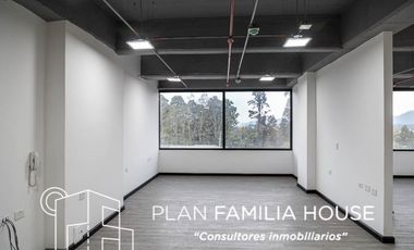 Grandiosa oficina doble en 3 piso en Cajicá, 2 parqueaderos