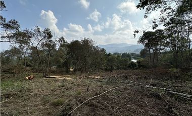 Venta de Lote en Las Palmas El Retiro