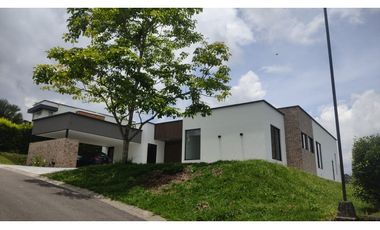 Casa campestre para la venta en el sector de la casona, Pereira !!!