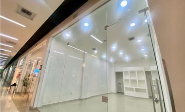 SE VENDE O ARRIENDA LOCAL COMERCIAL EN EL CENTRO COMERCIAL ARRECIFE
