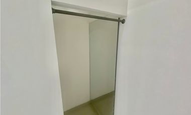 SE VENDE O ARRIENDA LOCAL COMERCIAL EN EL CENTRO COMERCIAL ARRECIFE